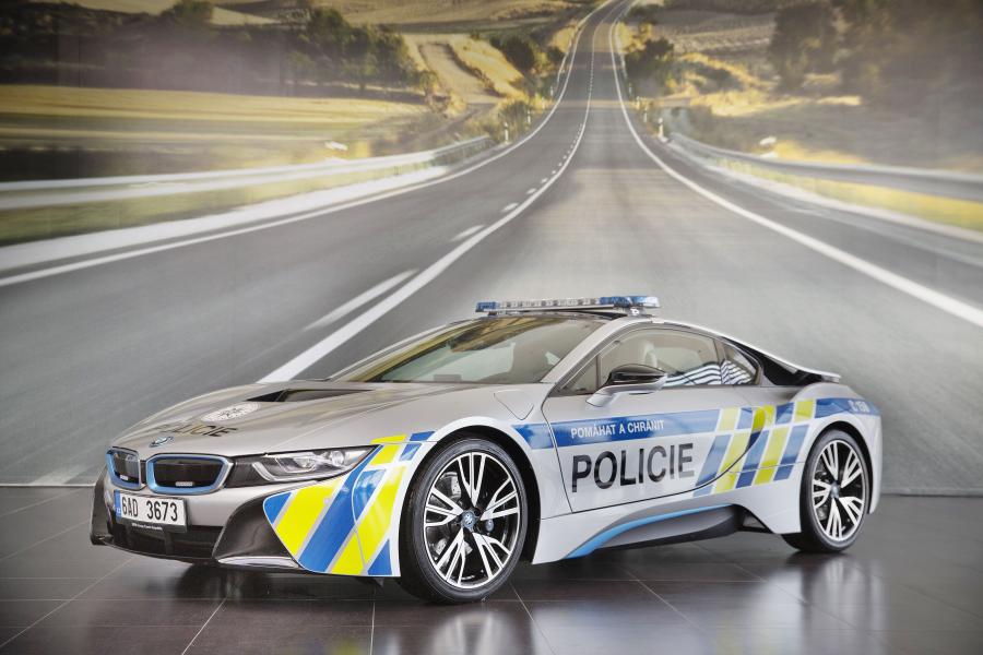  BMW i8 Policie (I12) 2017 года  (фото 2 из 9)